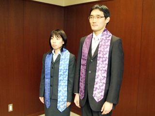 京都大学学位ストール」が完成しました。（2008年11月27日） | 京都大学